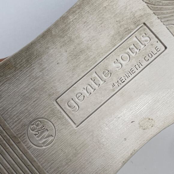 Gentle Souls Kenneth Cole Haddie Patent Leather Sneakers  Navy Blue Size 8.5M - Picture 8 of 10